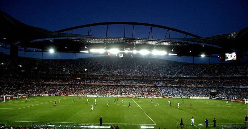 lissabon , 04-07-2004 , stadion da luz , finale euro 2004 , euro2004 , ek portugal , portugal - griekenland 0-1 , arts sfeerbeeld stadion portugal - griekenland