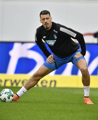 Vor Spielbeginn:Sandro Wagner TSG 1899 Hoffenheim beim Aufwrmen Training TSG 1899 Hoffenheim vs SGE Eintracht Frankfurt 18.11.2017 TSG 1899 Hoffenheim vs SGE Eintracht Frankfurt