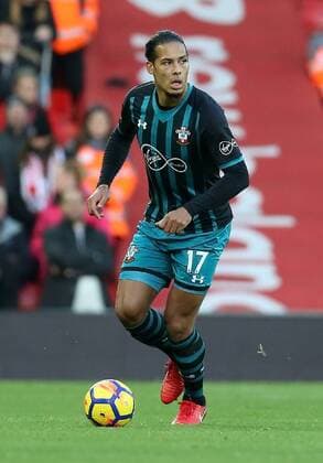 18th November 2017, Anfield, Liverpool, England; EPL Premier League football, Liverpool versus Southampton; Virgil van Dijk of Southampton holds the ball during the first half  ActionPlus11952843