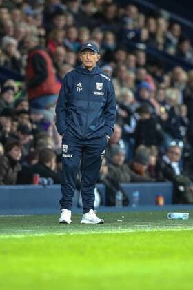 18th November 2017, The Hawthorns, West Bromwich, England; EPL Premier League football, West Bromwich Albion versus Chelsea; Tony Pulis Manager of West Bromwich Albion looks on as his side are losing 3-0  ActionPlus11952882