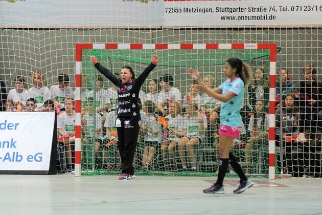 Jasmina Jankovic (TusSis Metzingen 23) im Tor jubelt Handball,Women,EHF-Cup,Round 3 Spiel,18.11.2017, Foto:TBaur Eibner Metzingen Copyright: xBaurT Eibner-Pressefotox EP_ToBa