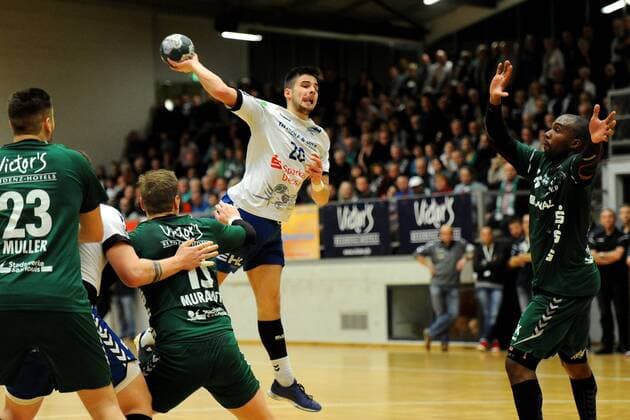 Bruno Zimmermann,DRHV06- 23, beim Wurf im Spiel HG Saarlouis vs Dessau-Rosslauer HG 06, Handball, 2.Bundesliga, Saison 2017 2018, 18.11.17, Foto:Peter Franz Eibner Pressefoto Saarlouis Copyright: xFranz Eibner-Pressefotox EP_PFZ