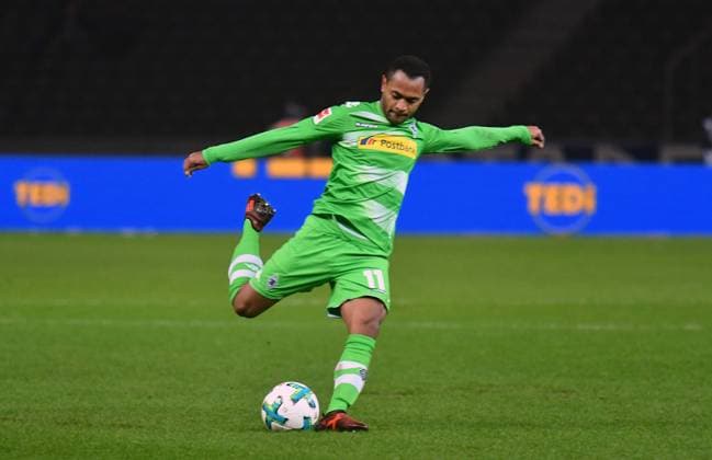 Raffael (Gladbach), zieht ab zum 0:3 für Gladbach Hertha BSC Berlin - Borussia Mönchengladbach 1. Bundesliga 2017 2018, 1. BL, 1. Bundesliga, DFL, Fußball, Fussball, soccer, Herren, Männer, Maenner, Deutschland, Germany Berlin, 18.11.2017, Olympiastadion