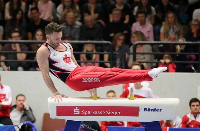 SKV Siegen - KTV Obere Lahn, 18.11.2017 Sebastian Quensell (KTV Obere Lahn), Kreuztal Stählerwiese Deutschland *** SKV Siegen KTV Upper Lahn 18 11 2017 Sebastian Quensell KTV Upper Lahn Kreuztal Stählerwiese Germany