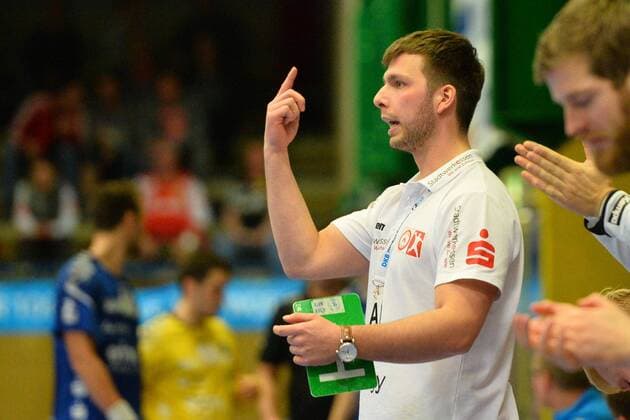 Jaron Siewert (Trainer, TUSEM Essen), EHV Aue vs. TUSEM Essen, 18.11.2017, 2. Handball-Bundesliga, Loessnitz Copyright: xEibner-Pressefoto BertxHarzerx EP_BHR