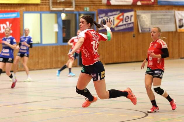 Bild zeigt Lea Neubrander (Herrenberg) beim Wurf 9.Spieltag der 2.Frauen Handball Bundesliga in der Saison 2017 18 zwischen dem HCD Groebenzell und der SG H2Ku Herrenberg. Groebenzell Copyright: xEIBNER MarcelxEngelbrechtx EP_MET