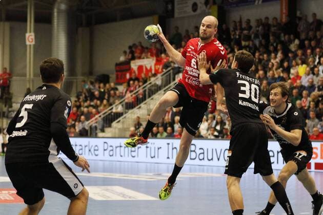 Markus Fuchs (ASV Hamm-Westfalen 6) gegen Adrian Kammlodt (HC Elbflorenz Dresden 30), ASV Hamm-Westfalen vs HC Elbflorenz Dresden, Handball, 2. Bundesliga, 18.11.2017, Hamm Copyright: xEibner-Pressefoto Strohdiekx EP_JSK