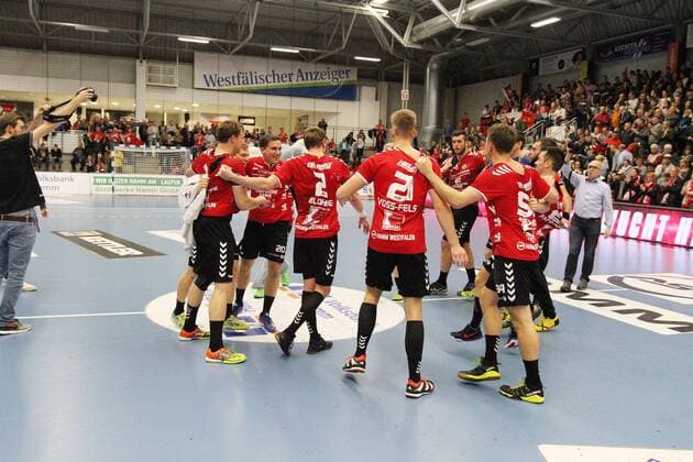 Siegesjubel bei ASV Hamm-Westfalen, ASV Hamm-Westfalen vs HC Elbflorenz Dresden, Handball, 2. Bundesliga, 18.11.2017, Hamm Copyright: xEibner-Pressefoto Strohdiekx EP_JSK