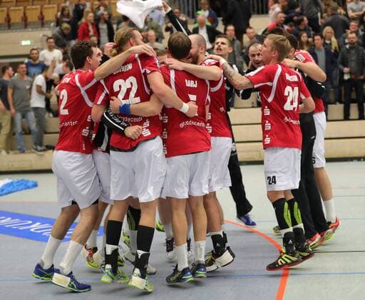 2.HBL HSG Konstanz - Bergischer HC 26:30. Freudentanz nach dem Sieg. Konstanz Copyright: xPisa Eibner-Pressefotox EP_PPA