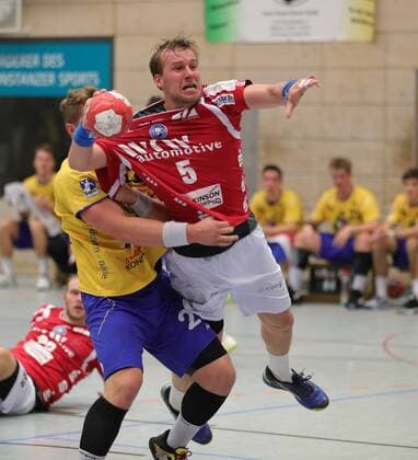 2.HBL HSG Konstanz - Bergischer HC 26:30. Max Darj (BHC) rechts gegen Chris Berchtenbreiter (KON) Konstanz Copyright: xPisa Eibner-Pressefotox EP_PPA