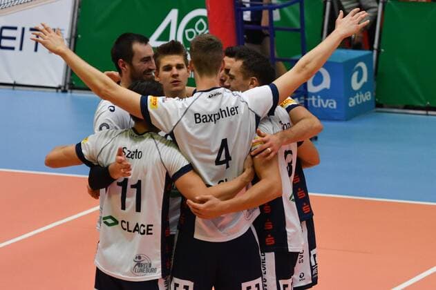 GER,VBL, SVG Lueneburg vs TV Rottenburg 18.11.2017, Lueneburg GER, VBL, SVG Lueneburg vs TV Rottenburg im Bild die Lueneburger Mannschaft jubelt
