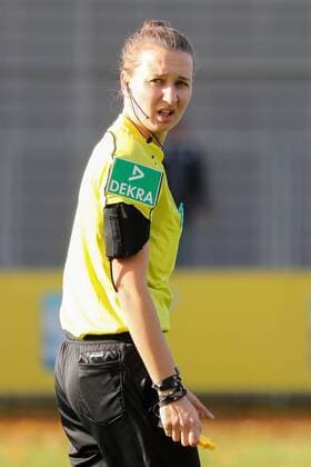 Sina Diekmann (Schiedsrichterin), Einzelbild, Aktion, Action, Fussball, Allianz Frauen-Bundesliga, TSG 1899 Hoffenheim - MSV Duisburg,