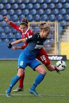 v.li.: Rieke Dieckmann (MSV, 16), Maximiliane Rall (TSG, 8), Zweikampf, Duell, duel, tackle, tackling, Dynamik, Action, Aktion, Fussball, Allianz Frauen-Bundesliga, TSG 1899 Hoffenheim - MSV Duisburg,