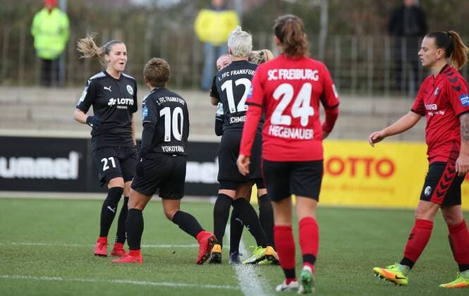 19.11.2017 xcex Deutschland, Freiburg, Fussball, Frauenfussball Allianz Frauen-Bundesliga Saison 2017 2018 SC Freiburg - 1. FFC Frankfurt Torjubel FFC Frankfurt, Jubel, Freude, Emotionen