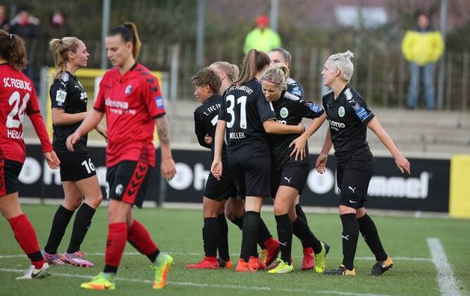19.11.2017 xcex Deutschland, Freiburg, Fussball, Frauenfussball Allianz Frauen-Bundesliga Saison 2017 2018 SC Freiburg - 1. FFC Frankfurt Torjubel FFC Frankfurt, Jubel, Freude, Emotionen
