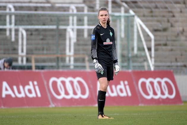 Anneke Borbe (Torfrau, SV Werder Bremen, 30) enttäuscht schauend, Enttäuschung, Frustration, disappointed, pessimistisch Freisteller, Einzelbild, Aktion, Action, Fussball,Allianz Frauen-Bundesliga, FC Bayern München - SV Werder Bremen,