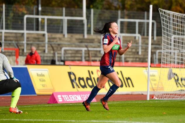 Jubel, Freuen, celebrate, happy, cheer , Goal Celebration Torschützin Viktoria Schwalm (Potsdam, 17), Fussball, Allianz Frauen-Bundesliga, 1. FC Köln - 1.FFC Turbine Potsdam,