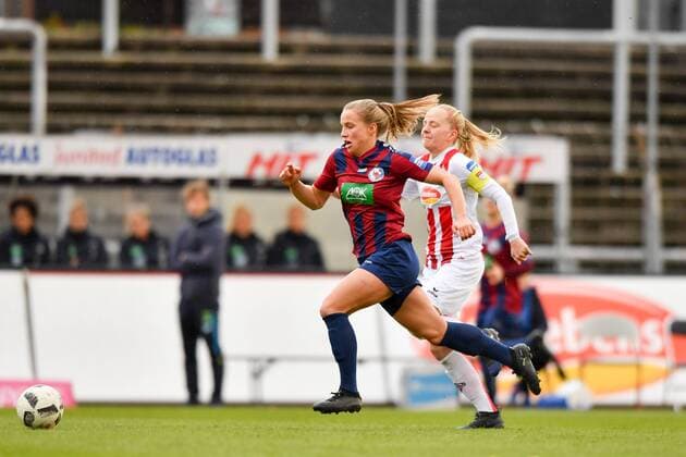 Tabea Kemme (Potsdam, 21) im Vorwärtslauf, Fussball, Allianz Frauen-Bundesliga, 1. FC Köln - 1.FFC Turbine Potsdam,