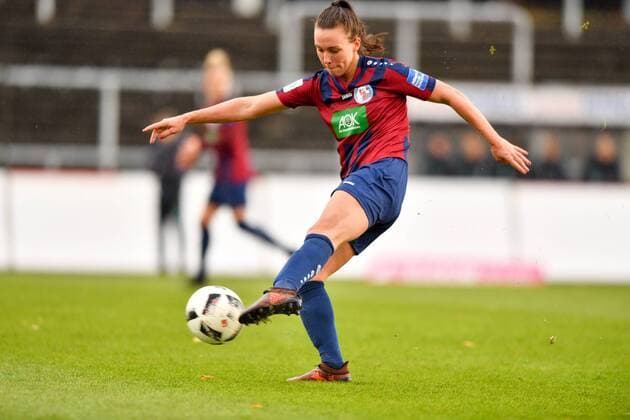 Viktoria Schwalm (Potsdam, 17) Torschuss , in Aktion, in Action, Fussball, Allianz Frauen-Bundesliga, 1. FC Köln - 1.FFC Turbine Potsdam,