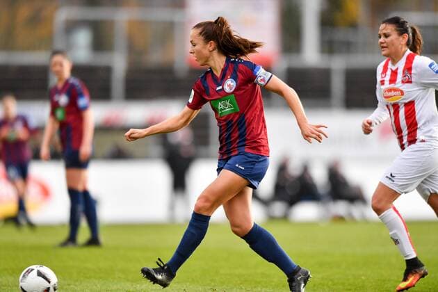 Lia Wälti (Potsdam, 13) spielt einen Pass, Fussball, Allianz Frauen-Bundesliga, 1. FC Köln - 1.FFC Turbine Potsdam,