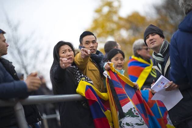 Freundschaftsspiel TSV Schott Mainz vs. China U20-Nationalmannschaft am 18.11.2017 Politische Proteste beim Freundschaftsspiel TSV Schott Mainz vs. Chinesische U20-Nationalmannschaft am 18.11.2017