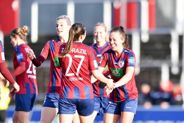 Jubel, Freuen, celebrate, happy, cheer , Goal Celebration Turbine Potsdam 0:7 Vorlagengeberin Sarah Zadrazil (Potsdam, 27) mit Torschützin Viktoria Schwalm (Potsdam, 17), Fussball, Allianz Frauen-Bundesliga, 1. FC Köln - 1.FFC Turbine Potsdam,