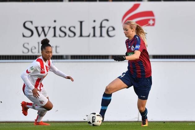 Amanda Ilestedt (Potsdam, 14) im Vorwärtslauf, Fussball, Allianz Frauen-Bundesliga, 1. FC Köln - 1.FFC Turbine Potsdam,