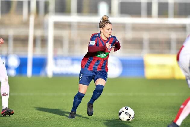 Svenja Huth (Potsdam, 9) im Vorwärtslauf, Fussball, Allianz Frauen-Bundesliga, 1. FC Köln - 1.FFC Turbine Potsdam,
