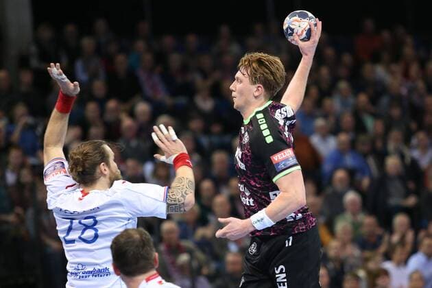 SG Flensburg-Handewitt - HC Meshkov Brest, EHF Champions League; Flensburg, 19.11.17 Flensburg, 19.11.17, Handball, VELUX EHF Champions League, Saison 2017 2018, Gruppenphase, SG Flensburg-Handewitt - HC Meshkov Brest : Simon Jeppsson (SG Flensburg-Handewitt, 17), Pavel Horak (HC Meshkov Brest, 28)
