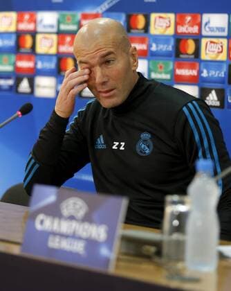 Entrenamiento del Real Madrid en Nicosia antes del partido de Liga de Campeones ante el Apoel. En la imagen, Zidane en rueda de prensa. Real Madrid training session before the Champions League match against Apoel. In this picture, Zidane at press conference PK Pressekonferenz 