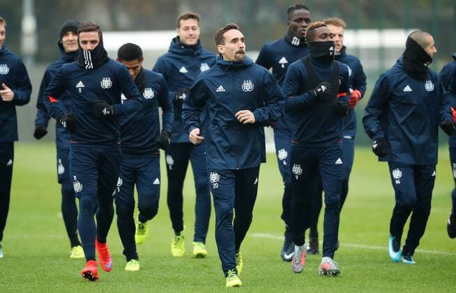 Anderlecht s Alexandru Chipciu, Anderlecht s Sven Kums and Anderlecht s Henry Onyekuru pictured during a training of Belgian soccer team RSC Anderlecht, Tuesday 21 November 2017 in Brussels. Tomorrow Anderlecht is playing a game in the group stage (Group B) of the UEFA Champions League competition against German Bayern Munich. VIRGINIExLEFOUR  x05205973x