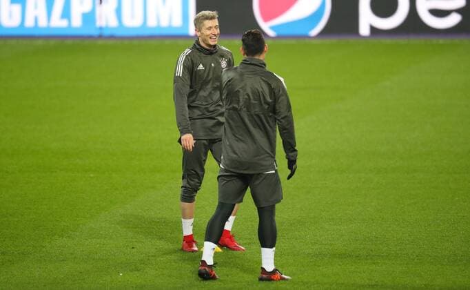 Bayern s Robert Lewandowski and Bayern s James Rodriguez pictured during a training of German soccer team Bayern Munich, Tuesday 21 November 2017 in Brussels. Tomorrow Anderlecht is playing a game in the group stage (Group B) of the UEFA Champions League competition against Belgian RSC Anderlecht. VIRGINIExLEFOUR  x05206154x