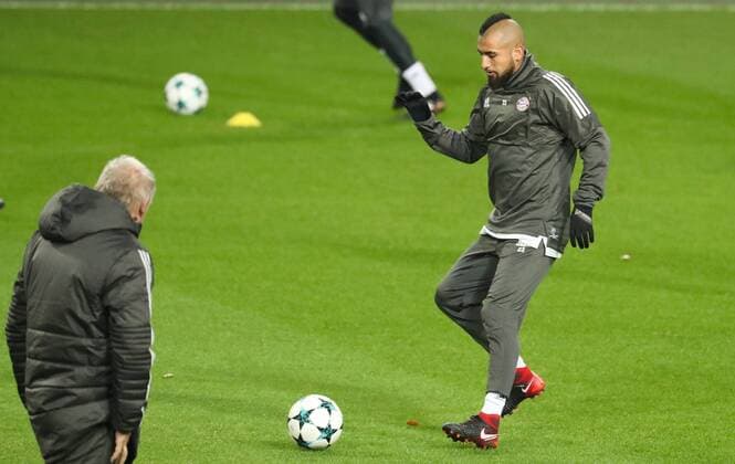 Bayern s Arturo Vidal pictured in action during a training of German soccer team Bayern Munich, Tuesday 21 November 2017 in Brussels. Tomorrow Anderlecht is playing a game in the group stage (Group B) of the UEFA Champions League competition against Belgian RSC Anderlecht. VIRGINIExLEFOUR  x05206164x