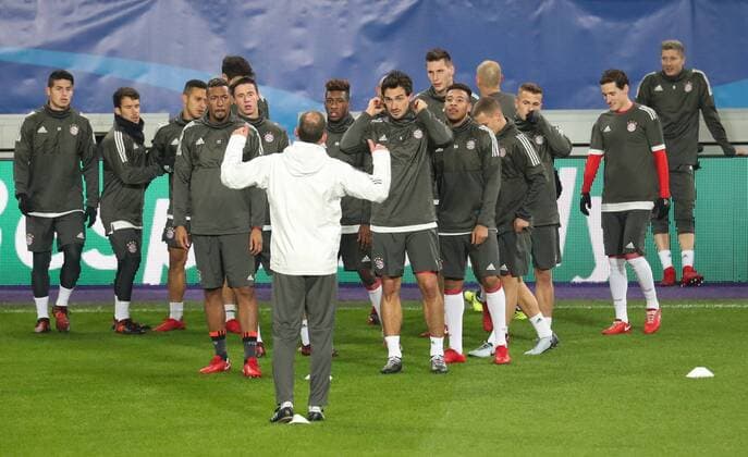 Bayern s Jerome Boateng and Bayern s Mats Hummels pictured during a training of German soccer team Bayern Munich, Tuesday 21 November 2017 in Brussels. Tomorrow Anderlecht is playing a game in the group stage (Group B) of the UEFA Champions League competition against Belgian RSC Anderlecht. VIRGINIExLEFOUR  x05206175x