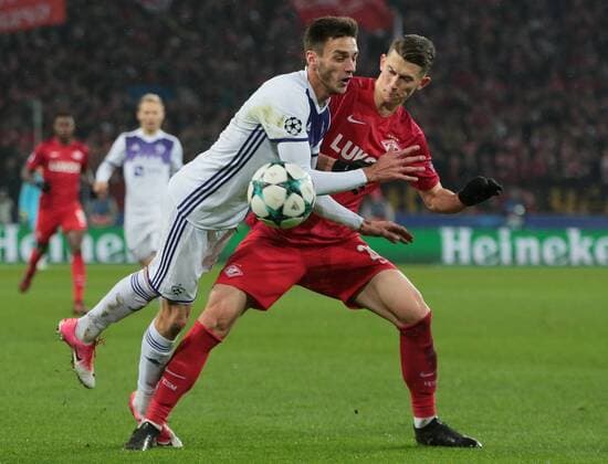 FuÃŸball, CL, Spartak Moskau - NK Maribor MOSCOW, RUSSIA - NOVEMBER 21, 2017: Maribor s Gregor Bajde (L front) and Spartak Moscow s Ilya Kutepov (R front) in the 2017 UEFA Champions League Group E football match between Spartak Moscow and Maribor at Otkrytiye Arena (Spartak Stadium). Sergei Bobylev TASS  TS06A016