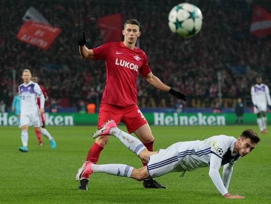 FuÃŸball, CL, Spartak Moskau - NK Maribor MOSCOW, RUSSIA - NOVEMBER 21, 2017: Spartak Moscow s Ilya Kutepov (C standing) and Maribor s Gregor Bajde (bottom) in the 2017 UEFA Champions League Group E football match between Spartak Moscow and Maribor at Otkrytiye Arena (Spartak Stadium). Sergei Bobylev TASS  TS06A017