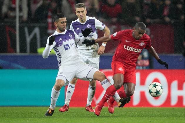 FuÃŸball, CL, Spartak Moskau - NK Maribor MOSCOW, RUSSIA - NOVEMBER 21, 2017: Maribor s Marwan Kabha (L front) and Spartak Moscow s Fernando (R) in the 2017 UEFA Champions League Group E football match between Spartak Moscow and Maribor at Otkrytiye Arena (Spartak Stadium). Sergei Bobylev TASS  TS06A01F