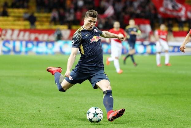 AS Monaco - RB Leipzig Fussball Champions League Monaco, 21.11.2017, Stade Louis II, Fussball, Champions League, Gruppe G, 5. Spieltag , AS Monaco vs. RB Leipzig , Tor für Leipzig zum 0:1. Im Bild: Marcel Sabitzer (7, Leipzig) zieht ab, sein Schuss wird von Jorge (6, Monaco) ins eigene Tor gelenkt. ,