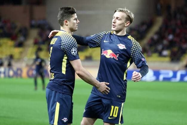 AS Monaco - RB Leipzig Fussball Champions League Monaco, 21.11.2017, Stade Louis II, Fussball, Champions League, Gruppe G, 5. Spieltag , AS Monaco vs. RB Leipzig , Leipziger Torjubel nach dem 0:1 durch Jorge (6, Monaco) Eigentor. Im Bild v.l.: Marcel Sabitzer (7, Leipzig) und Emil Forsberg (10, Leipzig). ,