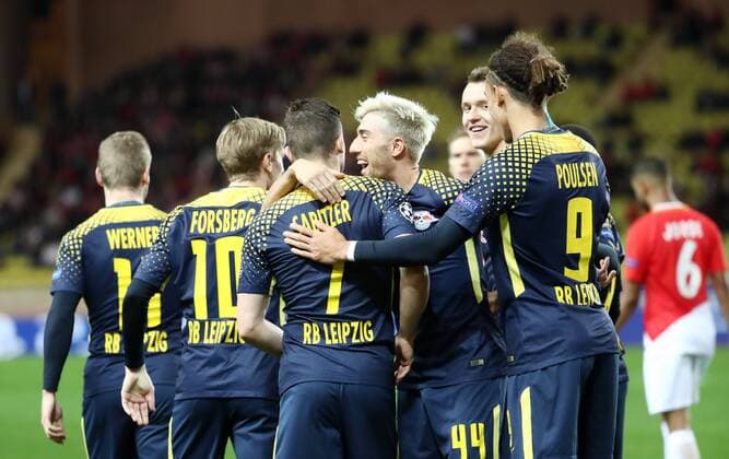AS Monaco - RB Leipzig Fussball Champions League Monaco, 21.11.2017, Stade Louis II, Fussball, Champions League, Gruppe G, 5. Spieltag , AS Monaco vs. RB Leipzig , Leipziger Torjubel nach dem 0:1 durch Jorge (6, Monaco) Eigentor. Im Bild v.l.: Timo Werner, Emil Forsberg, Marcel Sabitzer, Kevin Kampl, Lukas Klostermann und Yussuf Poulsen (alle Leipzig). ,