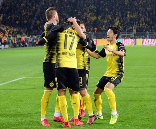21.11.2017, xhbx, Fussball Champions League, Borussia Dortmund - Tottenham Hotspur, emspor, v.l. Goal scored, Tor zum 1:0 durch Pierre-Emerick Aubameyang (Borussia Dortmund) Dortmund