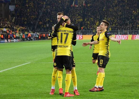 21.11.2017, xhbx, Fussball Champions League, Borussia Dortmund - Tottenham Hotspur, emspor, v.l. Goal scored, Tor zum 1:0 durch Pierre-Emerick Aubameyang (Borussia Dortmund) Dortmund