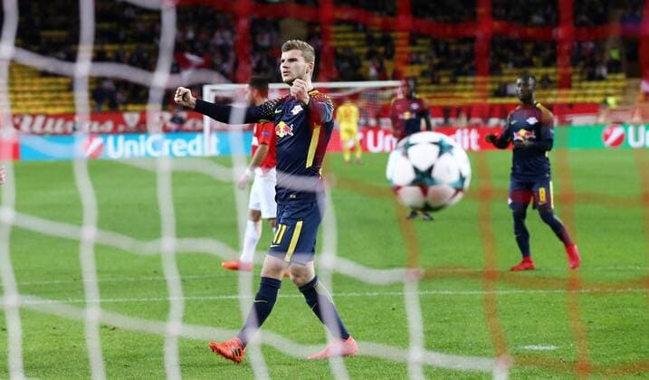 Themen der Woche - SPORT Bilder des Tages - SPORT AS Monaco - RB Leipzig Fussball Champions League Monaco, 21.11.2017, Stade Louis II, Fussball, Champions League, Gruppe G, 5. Spieltag , AS Monaco vs. RB Leipzig , Im Bild: Torschütze Timo Werner (11, Leipzig) bejubelt seinen Treffer zum 0:3 per Elfmeter. ,