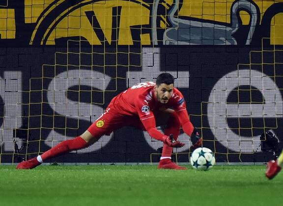 21.11.2017, xhbx, Fussball Champions League, Borussia Dortmund - Tottenham Hotspur, emspor, v.l. Roman Buerki (Borussia Dortmund) Dortmund