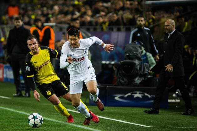 GER, UEFA CL, Borussia Dortmund (GER) vs Tottenham Hotspur (ENG) 21.11.2017, Signal Iduna Park, Dortmund, GER, UEFA CL, Borussia Dortmund (GER) vs Tottenham Hotspur (ENG), im Bild picture shows Mauricio Pochettino (Trainer Coach Tottenham) sieht wie sich Heung-Min Son (Tottenham 7) gegen Mario Goetze (Borussia Dortmund 10) durchsetzt,