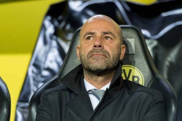 Dortmund, Deutschland 26.09.2017, UEFA Champions League - 2017 18 Season, Gruppenphase - Gruppe H - 5. Spieltag, BV Borussia Dortmund - Tottenham Hotspur, Trainer Peter Bosz (BVB) schaut ( DeFodi001