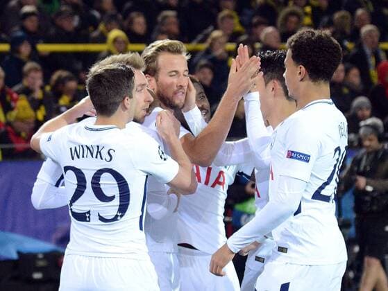 21.11.2017, xhbx, Fussball Champions League, Borussia Dortmund - Tottenham Hotspur, emspor, v.l. Torjubel, Goal celebration, celebrate the goal 1:0 Harry Kane (Tottenham Hotspur) Dortmund