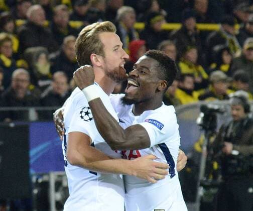 Bilder des Tages - SPORT 21.11.2017, xhbx, Fussball Champions League, Borussia Dortmund - Tottenham Hotspur, emspor, v.l. Torjubel, Goal celebration, celebrate the goal 1:0 Harry Kane (Tottenham Hotspur), Serge Aurier (Tottenham Hotspur) Dortmund