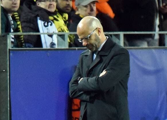 21.11.2017, xhbx, Fussball Champions League, Borussia Dortmund - Tottenham Hotspur, emspor, v.l. Trainer Peter Bosz (Borussia Dortmund) enttaeuscht, enttaeuscht schauend, dissapointed Dortmund