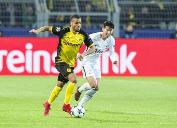 Fußball: Champions League, Saison 2017 2018, 5. Spieltag, Borussia Dortmund - Tottenham Hotspurs am 21.11.2017 im Signal Iduna Park in Dortmund (Nordrhein Westfalen). Dortmunds Jeremy Toljan (l.) und Tottenhams Heung-min Son kämpfen um den Ball. Copyright: xKirchner DavidxInderliedx